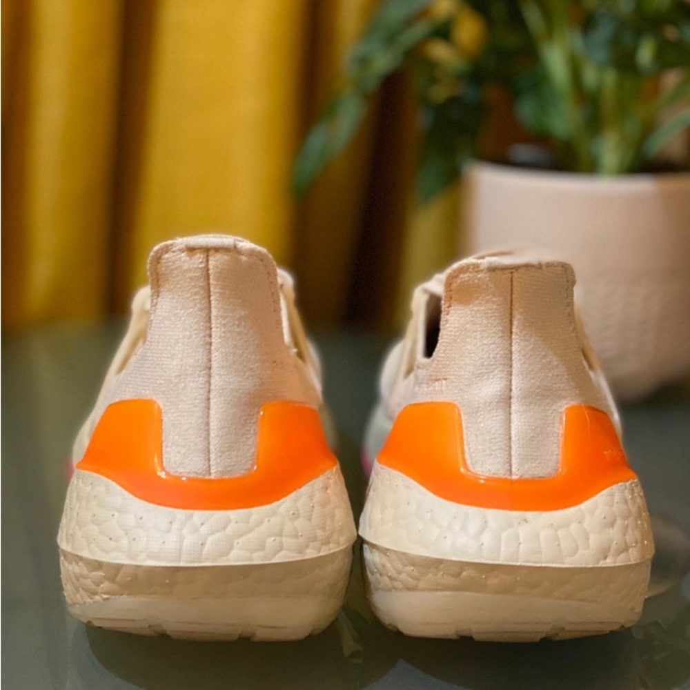 Adidas size 7 women ultra boost